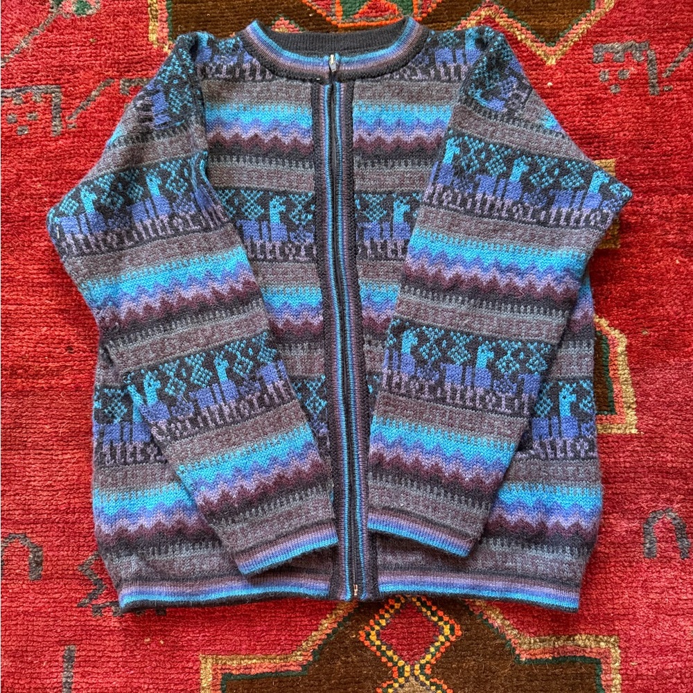 Vintage unmarked 80s intarsia knit sweater